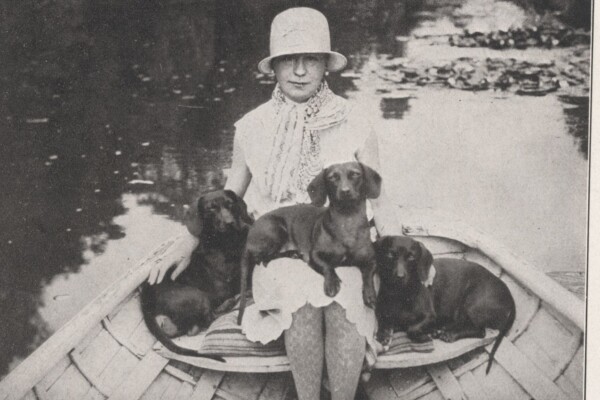 Madame Norine et ses bassets Variétés sept1928 2